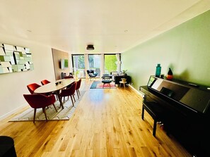 Interior - Maison 165m² à Saint-cloud Avec Grand Jardin de 500m². Idéal Pour les Familles ! (Saint-Cloud)