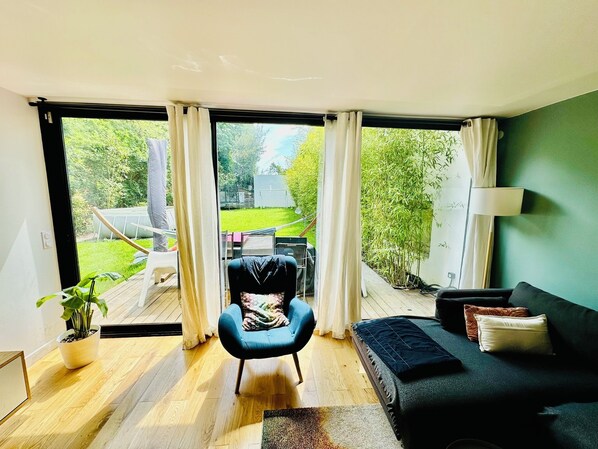 Living area - Maison 165m² à Saint-cloud Avec Grand Jardin de 500m². Idéal Pour les Familles ! (Saint-Cloud)