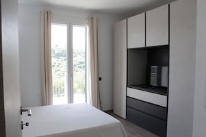 3 bedrooms, iron/ironing board, free WiFi - 3 Bedroom Villa in Liguria (Liguria)