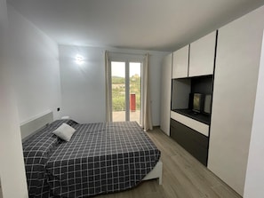 3 bedrooms, iron/ironing board, free WiFi