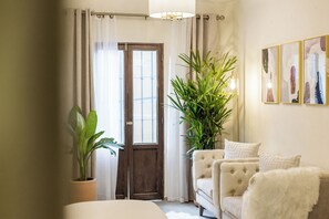 Standard House, 1 King Bed with Sofa bed, Kitchen, City View