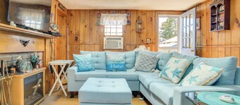 Family-Friendly Home! Walk to Sea Street Beach