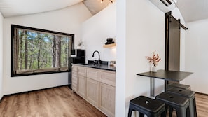 Réfrigérateur, surface de cuisson, cafetiÚre-théiÚre