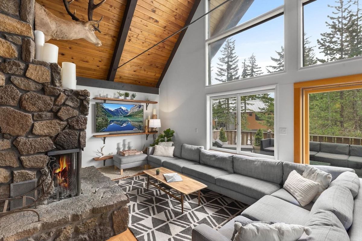 Bearcat Lodge has three seperate floors with tons of space for your group to spread out!