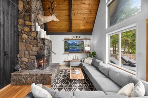 TV, fireplace, stereo