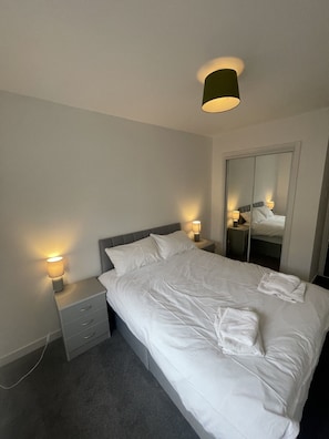 2 chambres, fer et planche Ă repasser, Wi-Fi, draps fournis