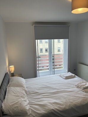 2 chambres, fer et planche Ă repasser, Wi-Fi, draps fournis