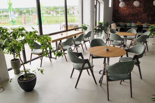 Café da manhã (MDL 200 por pessoa)