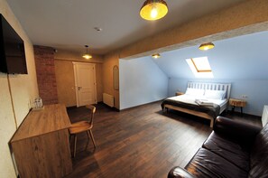 Superior Loft | 2 bedrooms, minibar, desk, free WiFi
