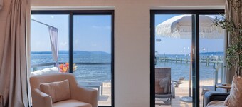 Long Beach Cottage, (romantic couple’s getaway)