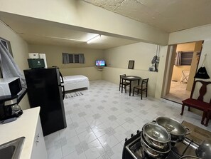 1 Schlafzimmer, Bügeleisen/Bügelbrett, kostenloses WLAN, Bettwäsche