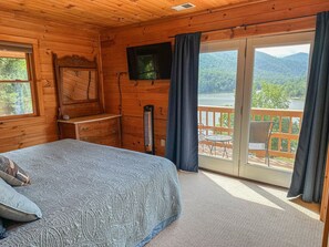 3 habitaciones, escritorio, tabla de planchar con plancha y wifi gratis 