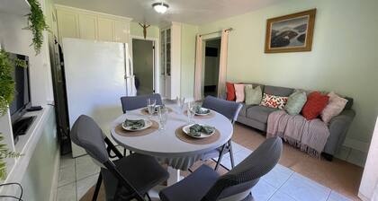 Modern North Side Hideaway w/Aircon