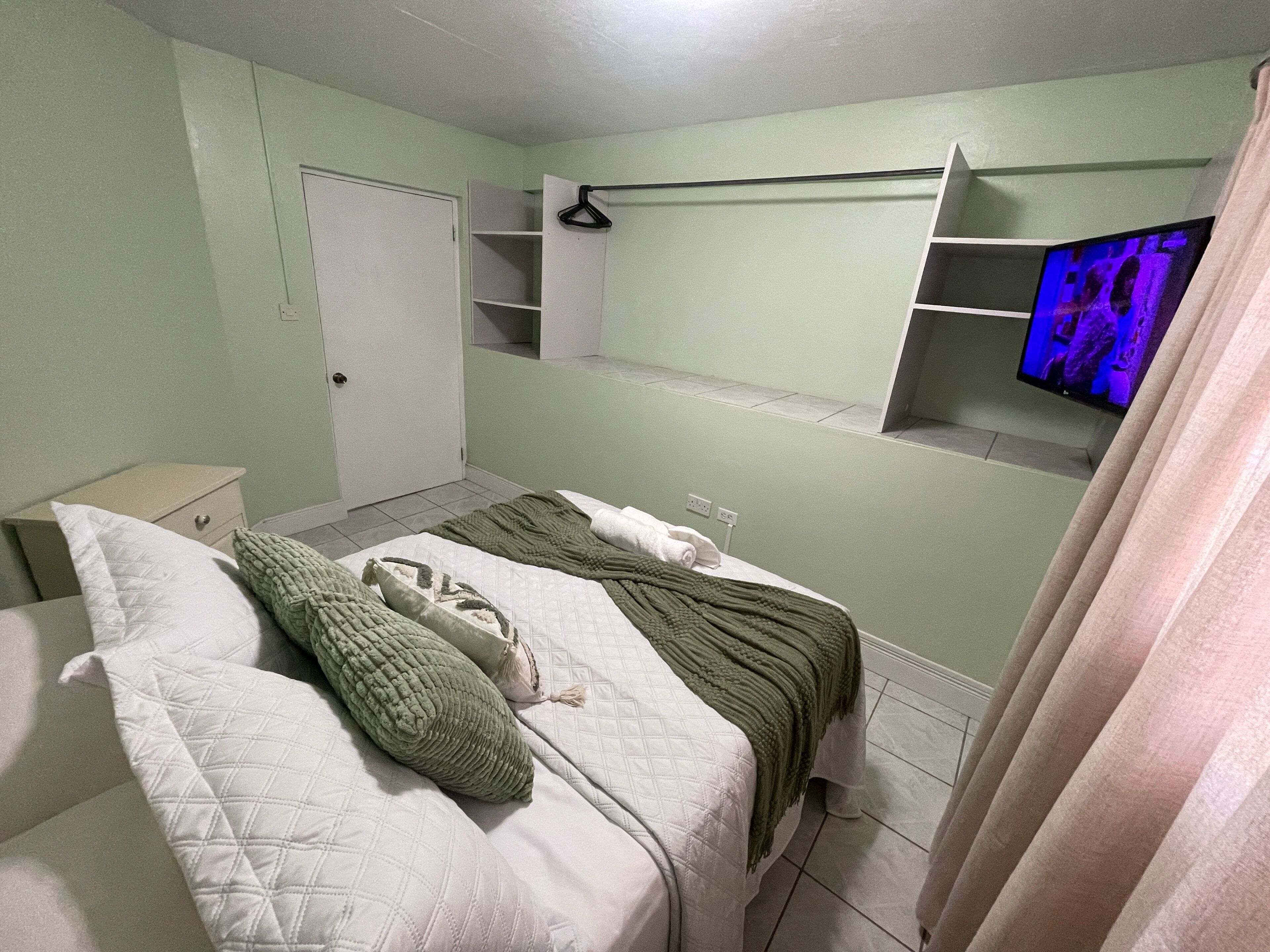 2 dormitoris, planxa i posts de planxar, wifi gratuïta i roba de llit 