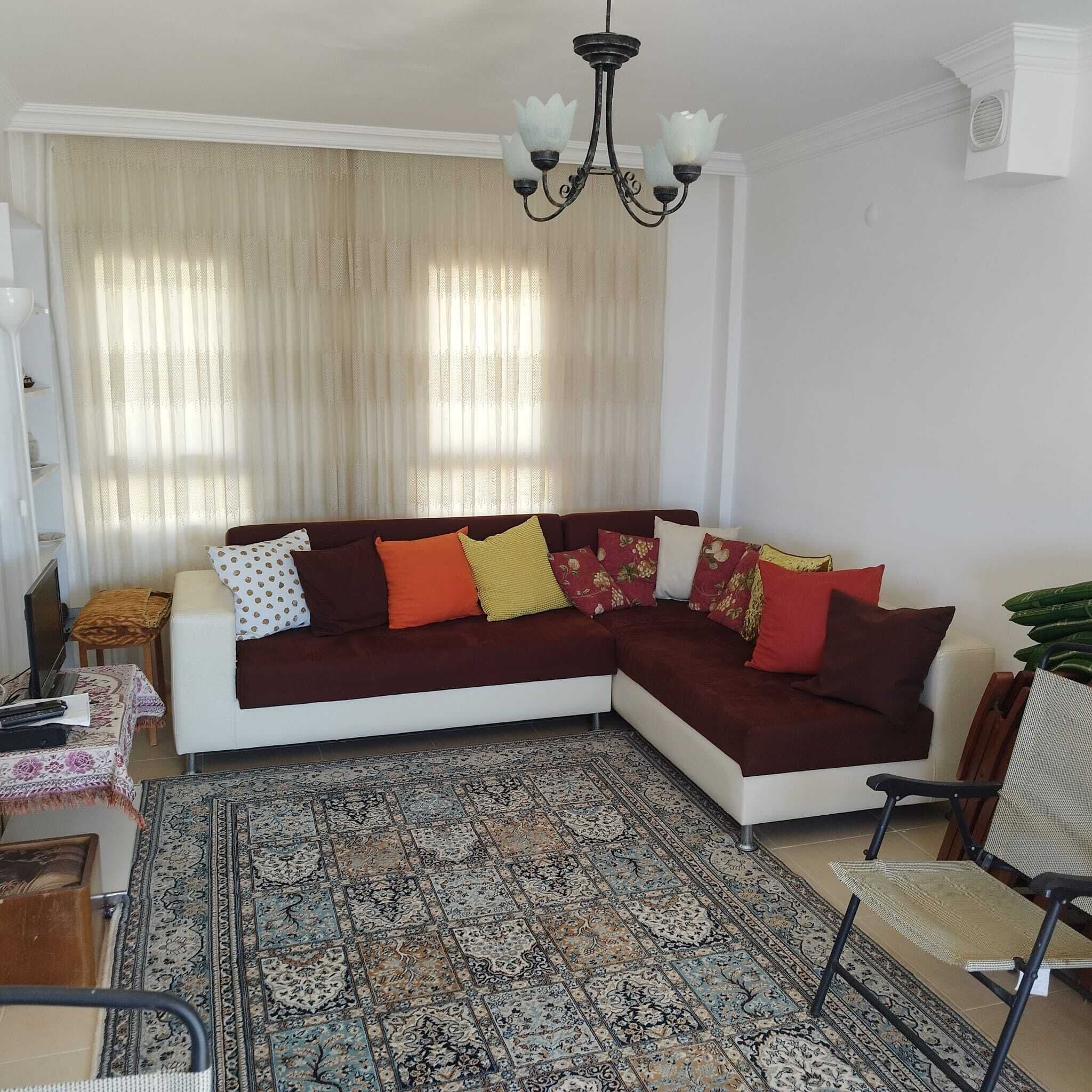 Villa, Meerblick | Wohnbereich | 42-Zoll-Flachbildfernseher mit Kabelempfang