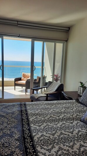 5 bedrooms, iron/ironing board, WiFi, bed sheets