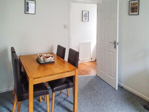 Kitchen | Turtles Nest, Newbiggin by the Sea - Turtle’s Nest is perfectly located in the heart of Newbiggin by the Sea. (Newbiggin by the Sea)
