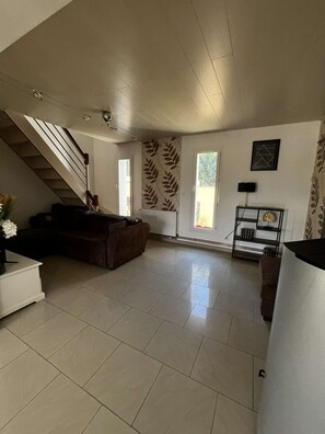 Living area - Villa Contemporaine Avec Piscine (Romans-sur-Isère)
