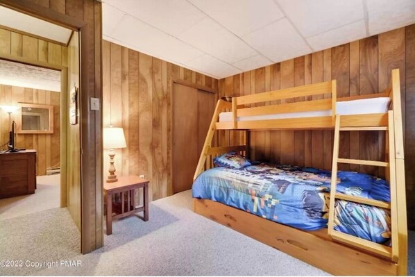 5 Schlafzimmer, Bügeleisen/Bügelbrett, WLAN, Bettwäsche