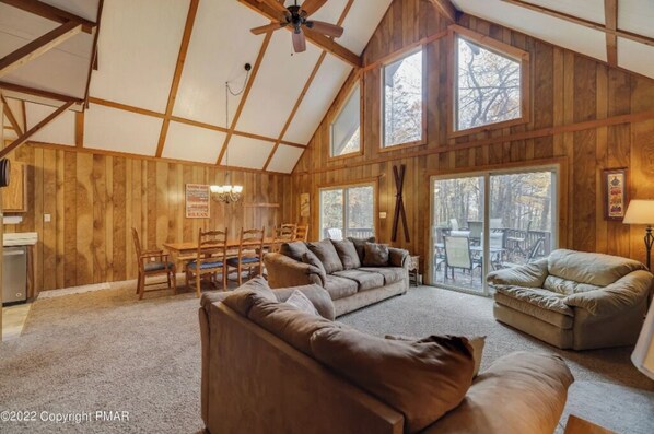 Téléviseur connecté, foyer, jeux vidéo