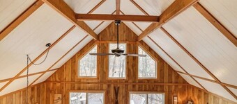 3-story Cabin in the Woods! Lake Harmony, 5BR, Firepit, Game Room, Wi-Fi, Deck