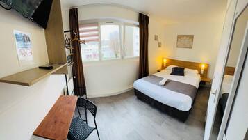 Matelas mémoire de forme, fer et planche à repasser, Wi-Fi gratuit