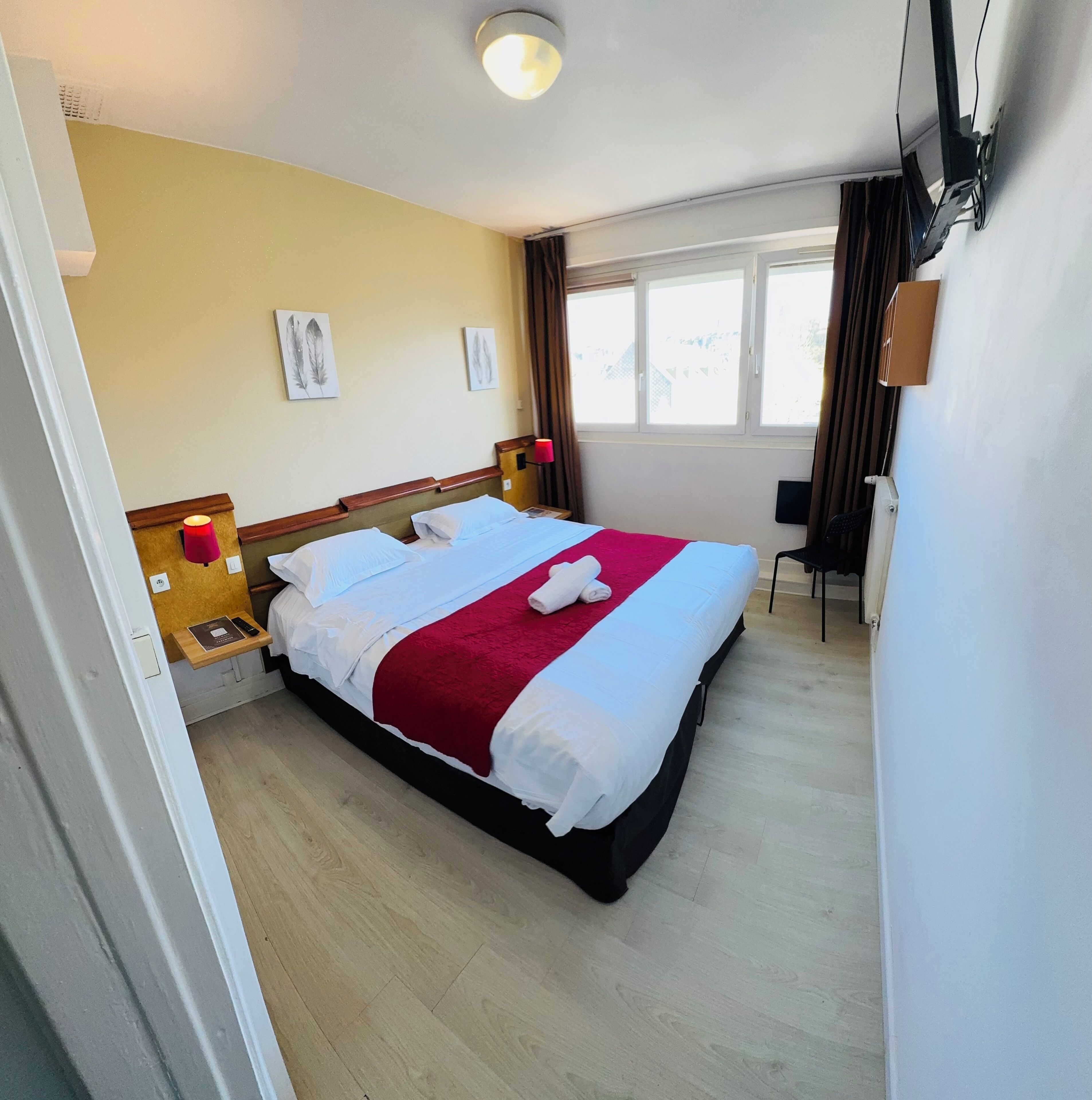 Room, 2 Single Beds, City View