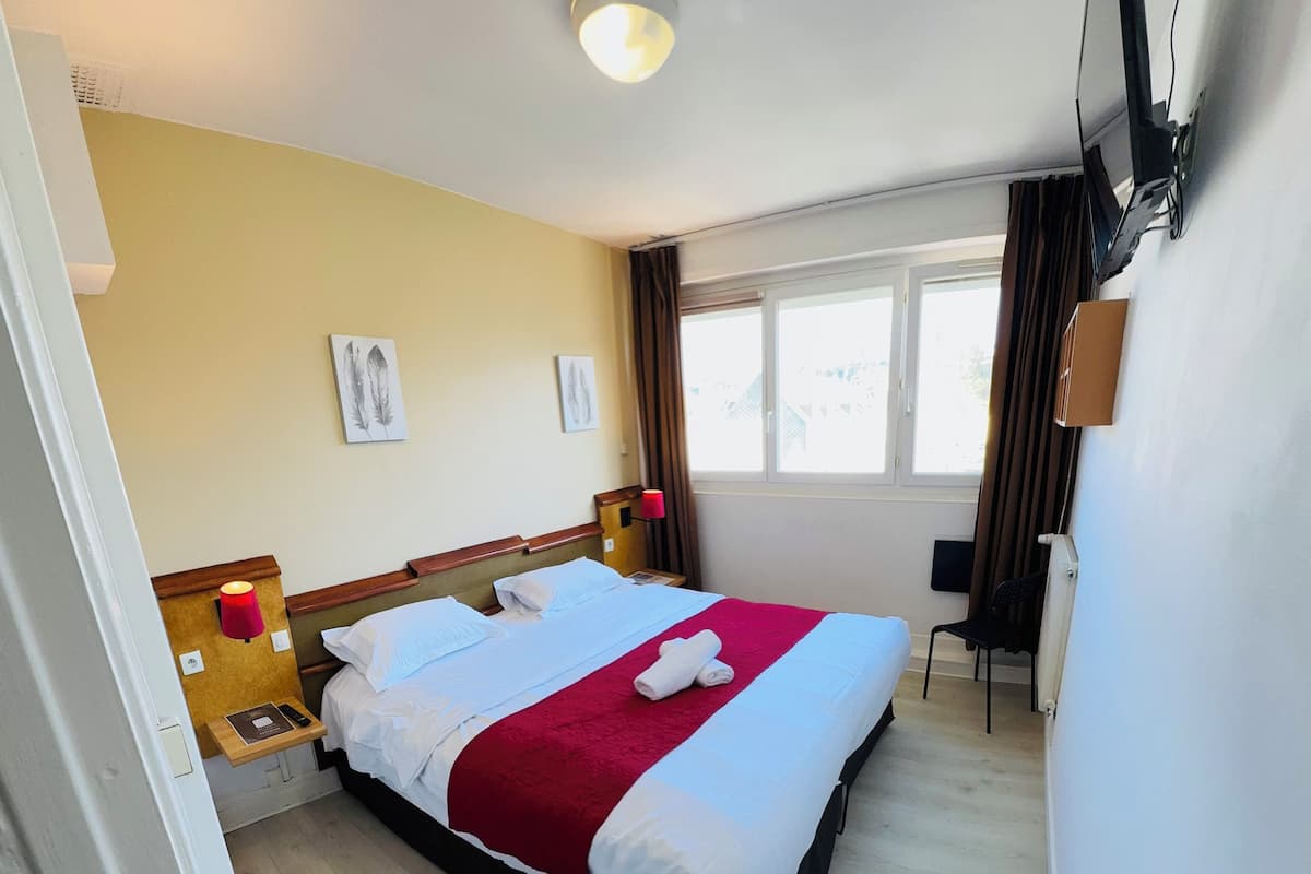 Room, 2 Single Beds, City View