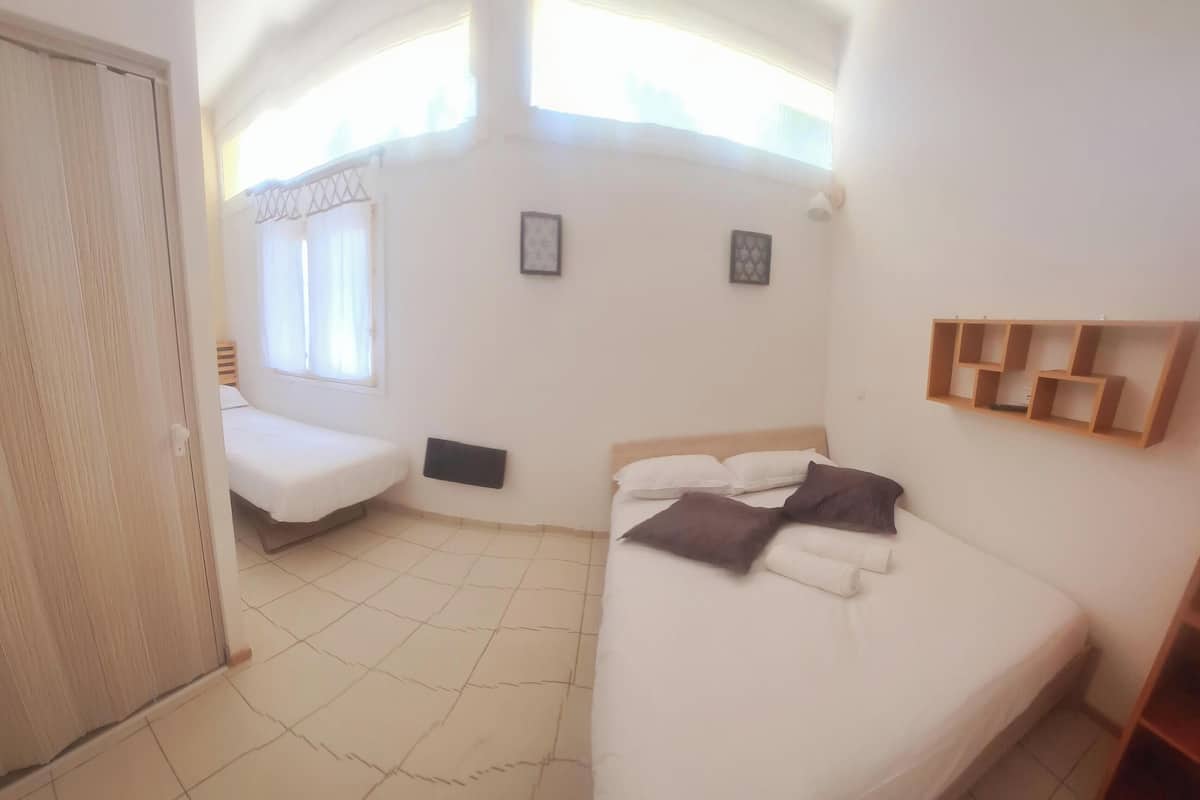 Classic-Zimmer | 1 Schlafzimmer, Betten mit Memory-Foam-Matratzen, Bügeleisen/Bügelbrett