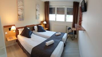 Chambre, 2 lits une place, vue ville