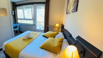 Memory foam beds, iron/ironing board, free WiFi, bed sheets