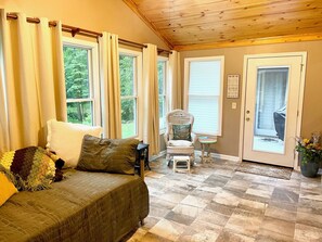 Smart TV, fireplace, DVD player, table tennis