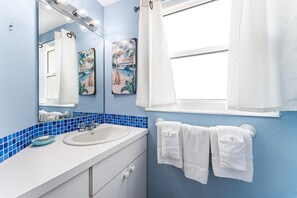 Appartement, 1 kingsize bed met slaapbank (Condo - 8) | Badkamer