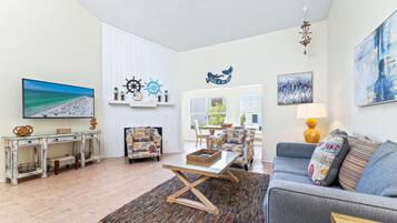 Apartment, Multiple Beds (Starfish) | Living area