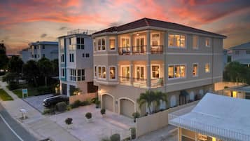 Rumah, Beberapa Tempat Tidur (Vue A) | Eksterior