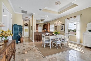 House, Multiple Beds (Vue A) | Dining