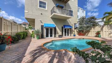 Rumah, Beberapa Tempat Tidur (Vue A) | Kolam renang