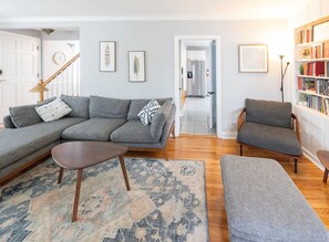 Living area - A charming, stylish guesthouse in the heart of Towson. (Towson)