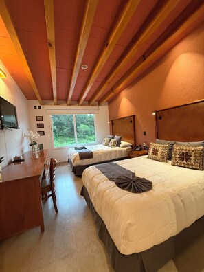 Standard Double Room, Courtyard View | Hypo-allergenic bedding, desk, laptop workspace, soundproofing - Anuies Business Hotel y Convenciones (Valle de Bravo)
