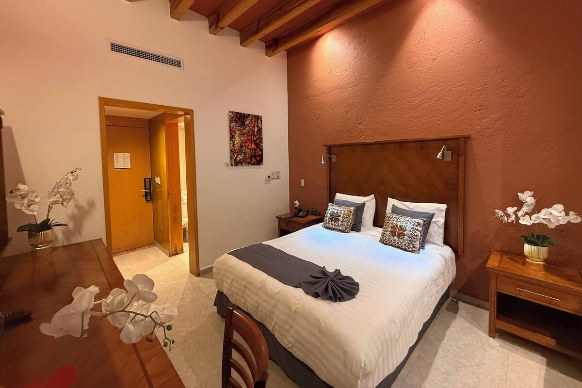 Standard Room, Accessible, Courtyard View | Hypo-allergenic bedding available, desk, laptop workspace, soundproofing
