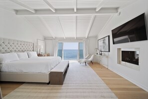 4 bedrooms, WiFi, bed sheets