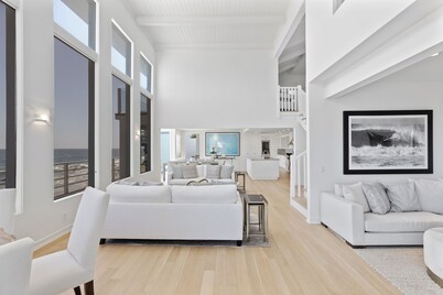 Malibu Shores / Beach Access, Ocean Views & Gym