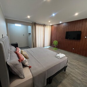 Deluxe Suite, Balcony, Pool View