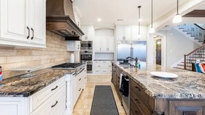 奢华独立别墅, 露台 | 私人厨房 | 厨具/餐具