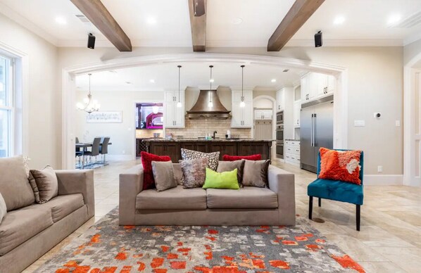 Maison Luxe, patio | Coin séjour