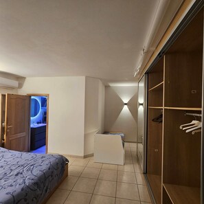 2 室のベッドルーム、WiFi、ベッドシーツ