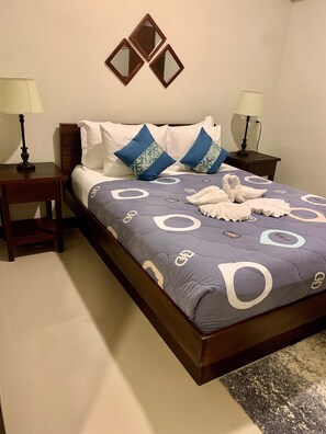 2 chambres, fer et planche à repasser, Wi-Fi gratuit, draps fournis