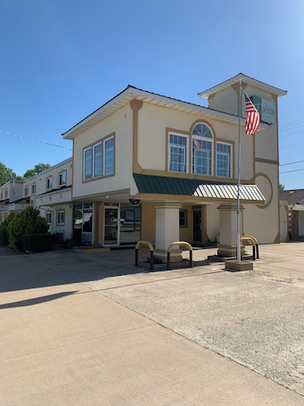 Exterior. Hotel Jackson