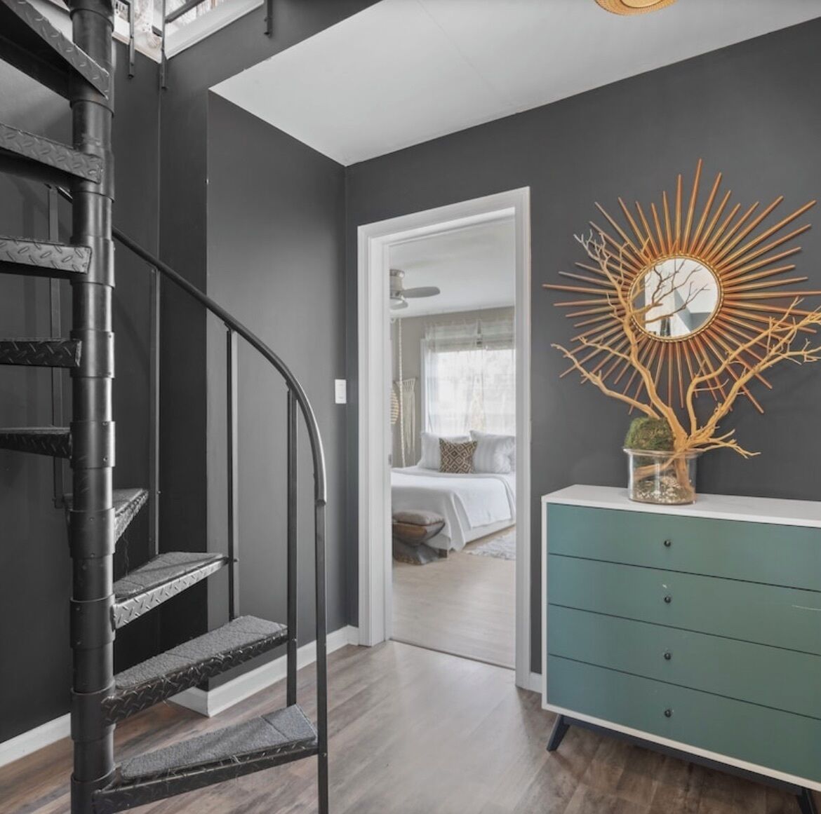 4 chambres, fer et planche à repasser, lit parapluie, Wi-Fi gratuit