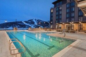 Outdoor pool - Private Residence in GRAND HYATT Mtn View Book NOW (Mountain Way)